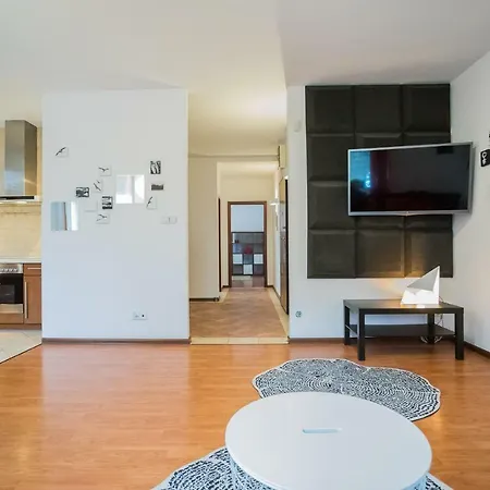 Triapart Okrzei Apartment